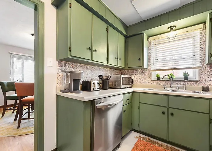 Cozy 3-bedroom Family - Sleeps 8, Great Coffee