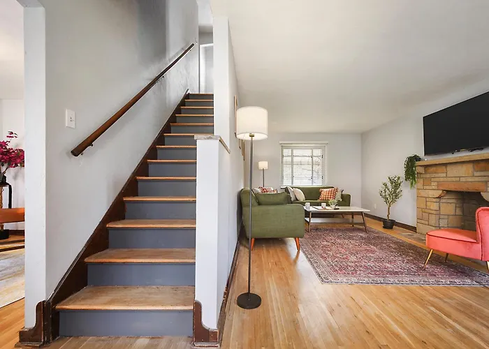 Cozy 3-bedroom Family - Sleeps 8, Great Coffee *