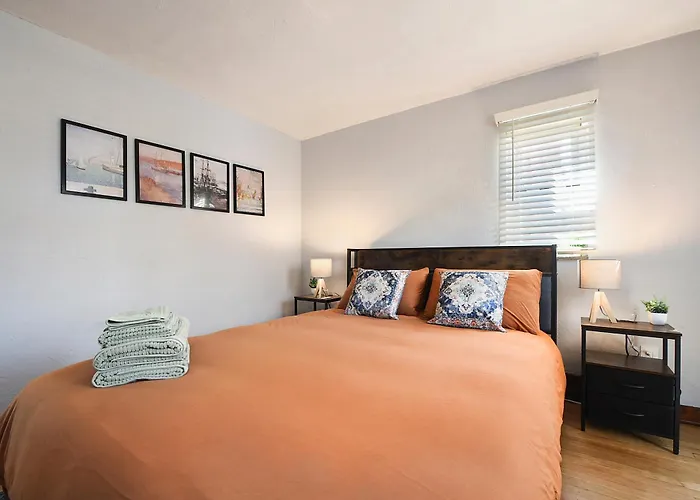 Cozy 3-bedroom Family - Sleeps 8, Great Coffee