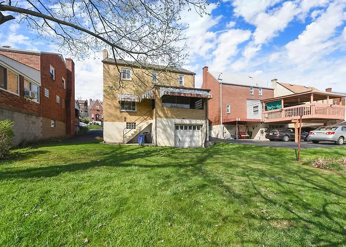 Holiday home Cozy 3-bedroom Family - Sleeps 8, Great Coffee Pittsburgh