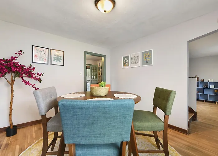 Cozy 3-bedroom Family - Sleeps 8, Great Coffee *