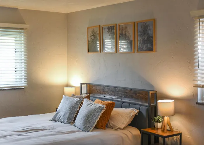 Cozy 3-bedroom Family - Sleeps 8, Great Coffee Holiday home
