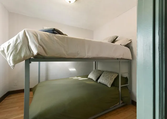 Holiday home Cozy 3-bedroom Family - Sleeps 8, Great Coffee